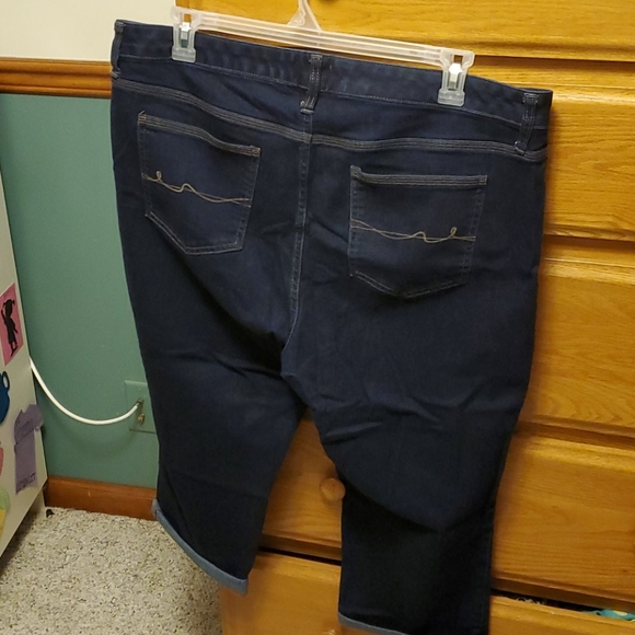 Jean Capris - Picture 3 of 3